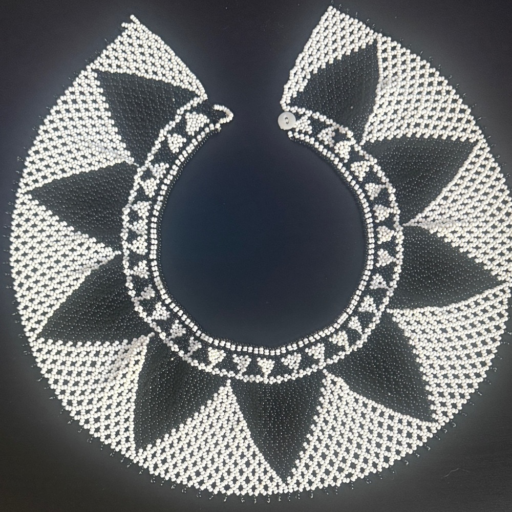Vintage Beaded Collar Bib Necklace.